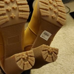 Size 10 Tan Heeled Boots